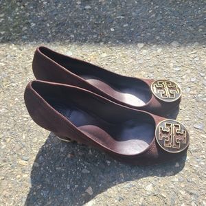 NWOT Tory Burch Brown Suede Amy Pumps - Size 9.5